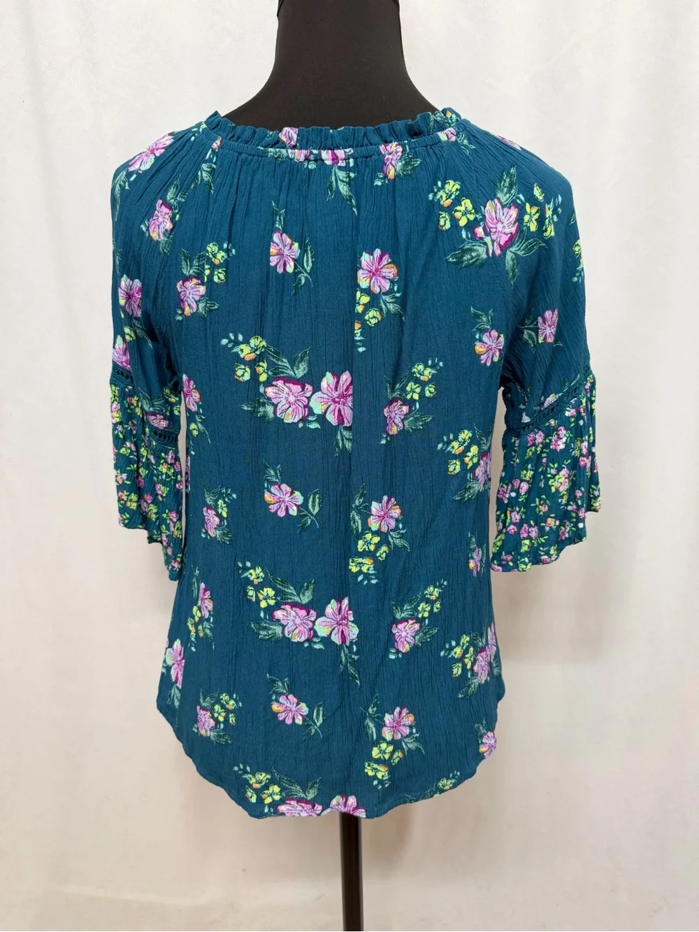 Justice Girls XL 16 18 Floral Boho Peasant Blouse Tassel Bell Sleeve Crochet Top